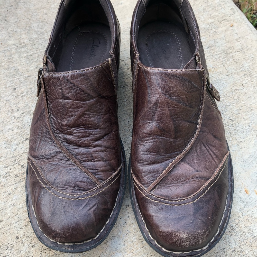 Clarks bendables ankle booties size 8.